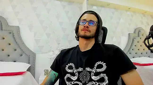 Loggan donnelly online show from 01-19-25, 07:25