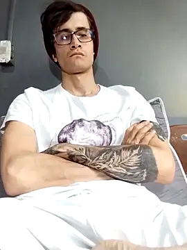 Loggan donnelly online show from 03-09-26, 07:51