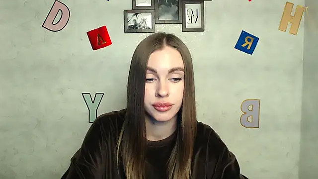 Snapshot of AlisaCatty_ chatting on 02-14-25, 02:02 AlisaCatty online show from 02-14-25, 02:02