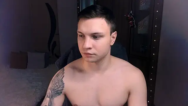 handsome guy01 online show from 12-04-24, 09:13