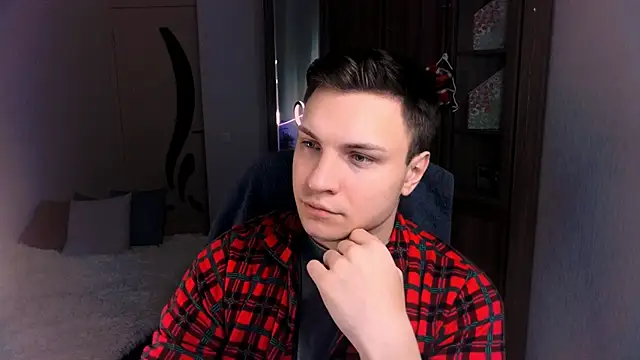 handsome guy01 online show from 12-12-24, 11:25