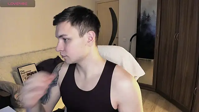 handsome guy01 online show from 10-08-25, 03:09