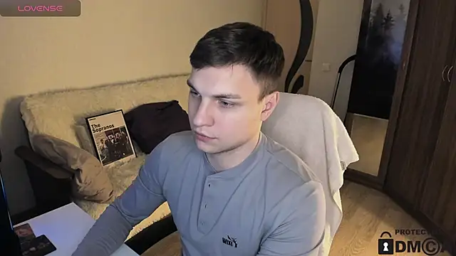 handsome guy01 online show from 10-10-25, 07:02