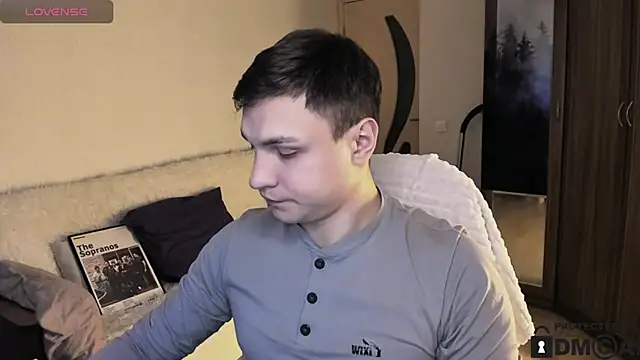 handsome guy01 online show from 10-14-25, 04:35