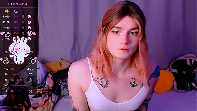 Alice Hells online show from 11-25-25, 03:28