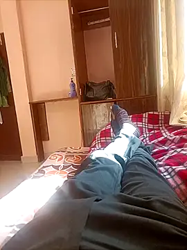 Snapshot of RRahullove69 chatting on 10-29-25, 09:00 RRahullove69 online show from 10-29-25, 09:00