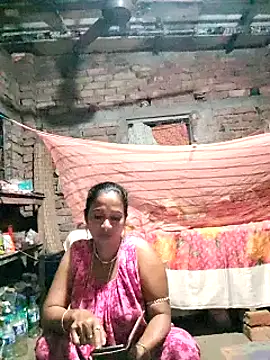 Snapshot of Hotty-dola chatting on 03-06-25, 07:10 Hotty-dola online show from 03-06-25, 07:10