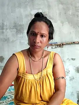 Snapshot of Hotty-dola chatting on 10-21-25, 04:57 Hotty-dola online show from 10-21-25, 04:57