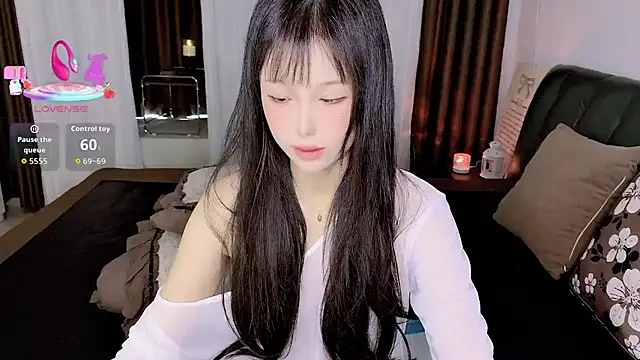 Snapshot of -Wendy__ chatting on 07-24-26, 06:00 -Wendy online show from 07-24-26, 06:00