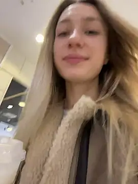 Snapshot of Lia__Love chatting on 10-29-25, 11:12 Lia Love online show from 10-29-25, 11:12