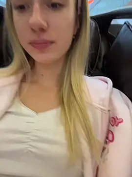 Snapshot of Lia__Love chatting on 11-03-25, 12:17 Lia Love online show from 11-03-25, 12:17