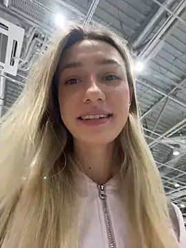 Snapshot of Lia__Love chatting on 11-07-25, 12:16 Lia Love online show from 11-07-25, 12:16