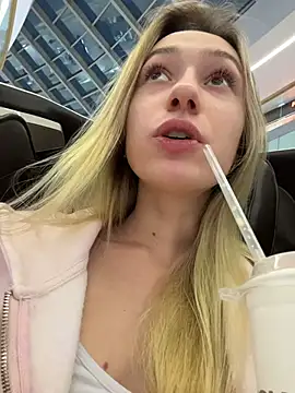 Snapshot of Lia__Love chatting on 11-09-25, 02:04 Lia Love online show from 11-09-25, 02:04