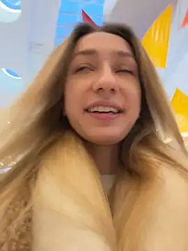 Snapshot of Lia__Love chatting on 11-27-25, 12:29 Lia Love online show from 11-27-25, 12:29