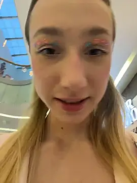 Snapshot of Lia__Love chatting on 11-28-25, 12:08 Lia Love online show from 11-28-25, 12:08