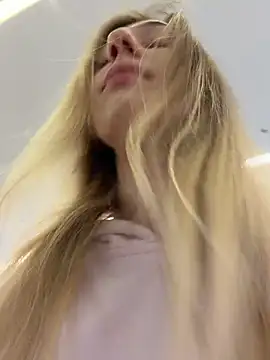 Snapshot of Lia__Love chatting on 01-08-26, 02:41 Lia Love online show from 01-08-26, 02:41