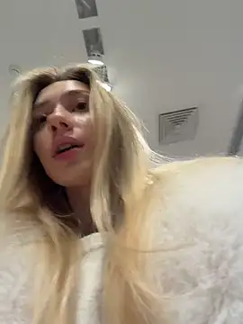 Snapshot of Lia__Love chatting on 01-09-26, 01:14 Lia Love online show from 01-09-26, 01:14