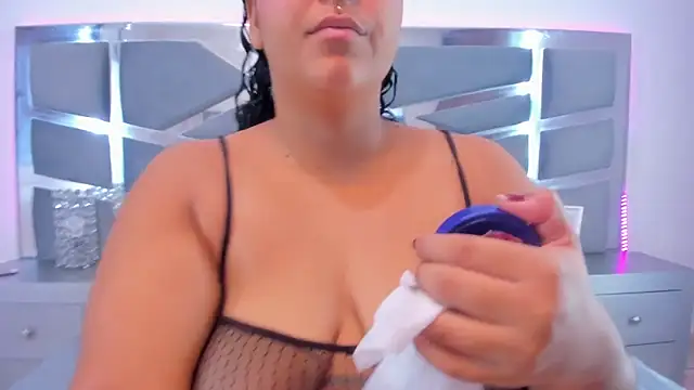 Snapshot of Tiffanymiller00 chatting on 12-04-24, 12:58 Tiffanymiller00 online show from 12-04-24, 12:58