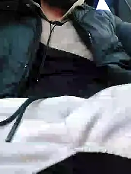 Snapshot of vasin12788bv chatting on 02-10-25, 03:32 vasin12788bv online show from 02-10-25, 03:32