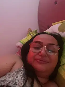 Snapshot of GiaNahomi chatting on 01-05-25, 07:28 GiaNahomi online show from 01-05-25, 07:28