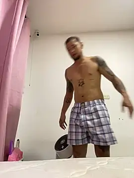 Snapshot of MrSoulMommy chatting on 12-10-24, 06:33 MrSoulMommy online show from 12-10-24, 06:33