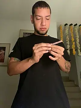 Snapshot of MrSoulMommy chatting on 12-28-24, 09:42 MrSoulMommy online show from 12-28-24, 09:42