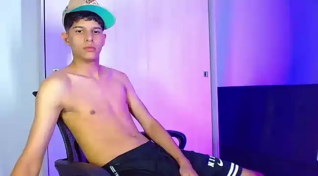 LiamGadiell online show from 12-19-24, 09:18