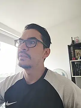 Cam Sorrento online show from 04-17-26, 02:09