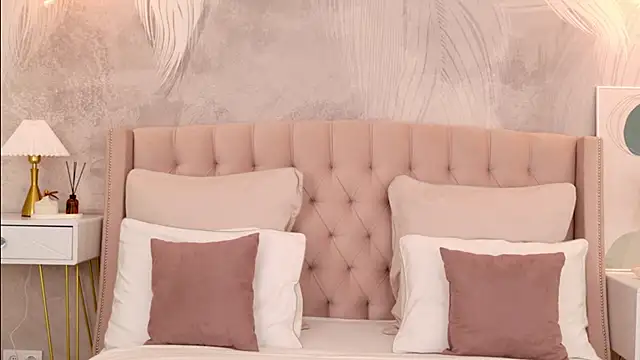 milaleoneli online show from 03-24-26, 02:33