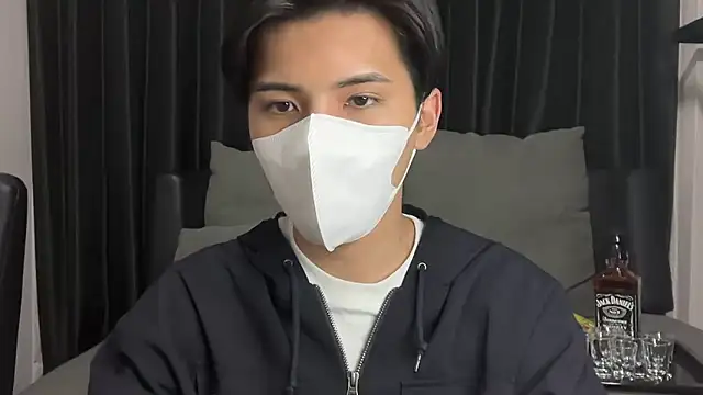 Lio kun online show from 04-18-26, 01:04