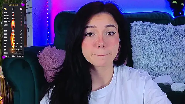 AveryWillow online show from 03-08-26, 11:52