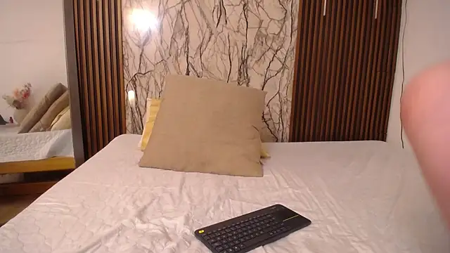 Snapshot of MartinaGuzmann chatting on 03-09-25, 07:56 MartinaGuzmann online show from 03-09-25, 07:56