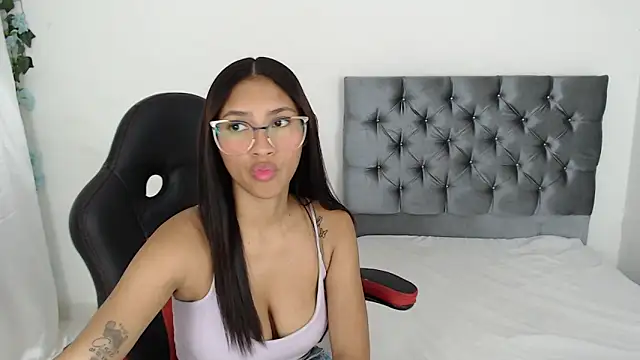 Snapshot of nicol_jc chatting on 12-28-24, 12:45 nicol jc online show from 12-28-24, 12:45