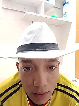 Snapshot of tayson_ chatting on 05-29-26, 10:13 tayson online show from 05-29-26, 10:13