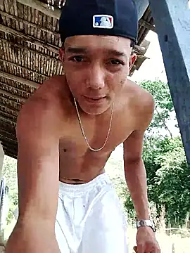 Snapshot of tayson_ chatting on 06-22-26, 06:38 tayson online show from 06-22-26, 06:38