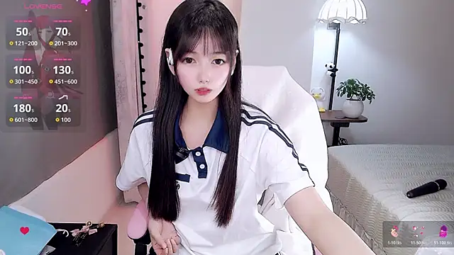 Snapshot of Xiaomi-Angela chatting on 06-27-26, 02:55 Xiaomi-Angela online show from 06-27-26, 02:55