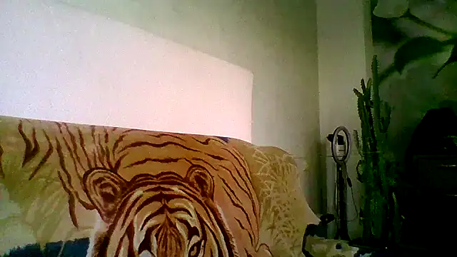 Snapshot of maritanna chatting on 01-20-25, 05:48 maritanna online show from 01-20-25, 05:48