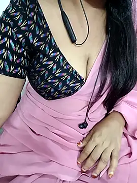 Snapshot of Yours_Radika chatting on 12-29-24, 07:32 Yours Radika online show from 12-29-24, 07:32