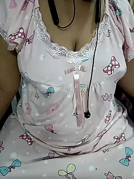 Snapshot of Yours_Radika chatting on 02-01-25, 09:54 Yours Radika online show from 02-01-25, 09:54