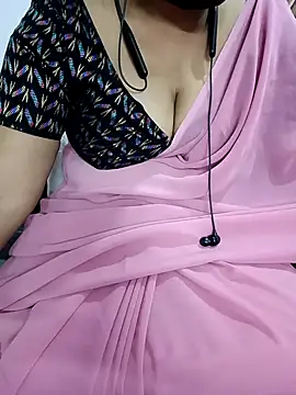 Snapshot of Yours_Radika chatting on 02-07-25, 10:09 Yours Radika online show from 02-07-25, 10:09