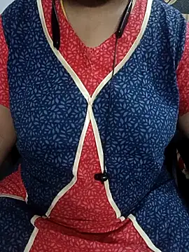 Snapshot of Yours_Radika chatting on 02-14-25, 06:34 Yours Radika online show from 02-14-25, 06:34