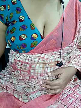 Snapshot of Yours_Radika chatting on 03-22-25, 04:58 Yours Radika online show from 03-22-25, 04:58