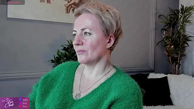 Nika Smit online show from 02-07-25, 01:11