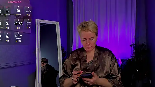 Nika Smit online show from 10-24-25, 04:53