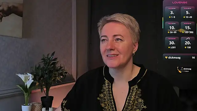 Nika Smit online show from 04-11-26, 05:12