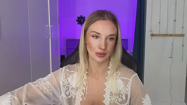 Megan Kira online show from 07-10-26, 04:39