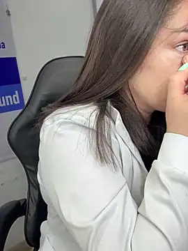 NATHALIA-28  online show from 03-18-26, 12:30