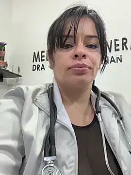 Snapshot of NATHALIA-28_ chatting on 05-06-26, 11:48 NATHALIA-28 online show from 05-06-26, 11:48
