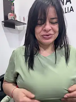 Snapshot of NATHALIA-28_ chatting on 05-27-26, 11:51 NATHALIA-28 online show from 05-27-26, 11:51