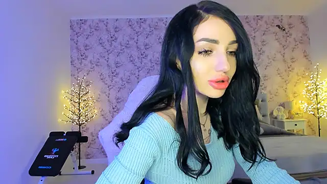 NancyLovee  online show from 12-21-25, 09:00